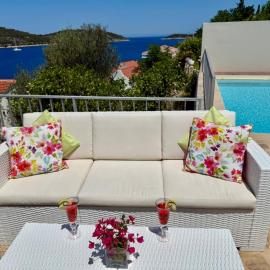 JASMINE VILLA luxury house with private pool, spacious terraces and spectacular sea views, хотел в Вис