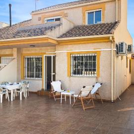 Lovely Home In Pilar De La Horadada With Wifi