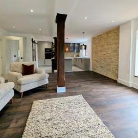 New Forest Riverside 2 Bedroom Parking, hotelli kohteessa Fordingbridge