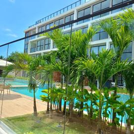 Flat has rooftop with barbecue and sea view