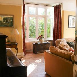 Lewes Sauna House - Classic Interiors, Private Sauna & Castle Views