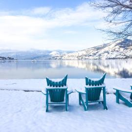 Vernon में, होटल Top Floor Corner Lake Views Near Skiing