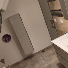 Charmante chambre 2 personnes petit déjeuner compris, hôtel à Traînou