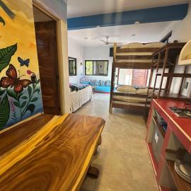 Beachfront Paradise Boutique Hotel - Sky Room, hotel di Playa Agua Blanca