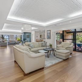 Wilderness Waters Grand Estate with Private Pool and Tennis Court