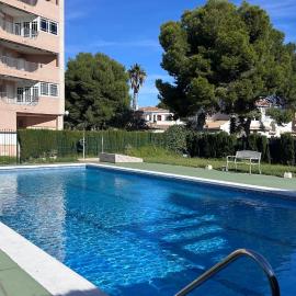Planta Baja en La Zenia Beach, hotel in Playas de Orihuela