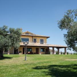 Villa Nadia, with an exclusive swimming pool, hotell sihtkohas Monterosi