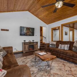 Cabin 3- Cozy updated cabin 5 min to RMNP, hotel in Estes Park