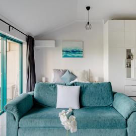Goldy Studio Apartment at Aruba Broadbeach