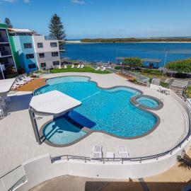 BreakFree Grand Pacific, hotel u gradu Kalundra