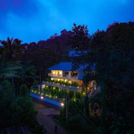 Ice Cloud Munnar Pool Resort, hotel di Munnar