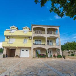 Holiday House BALEN with Swimming Pool