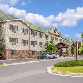 Quality Inn & Suites On The River, hotel v destinaci Glenwood Springs