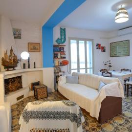 2 Bedroom Cozy Apartment In Staletti, hotel in Stalettì