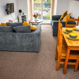 Greenings Apt Warrington - 2 Bed with FREE off road Parking & Wifi, hotel a Warrington