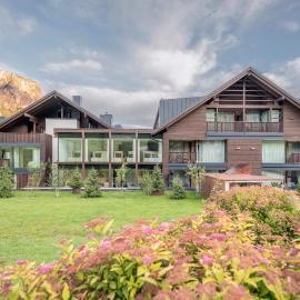 Noe Dolomite Residence, hotel u gradu Badia