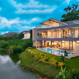 Lakeside 5-BR New Pool Villa in Gated Community, hotel in Chalong