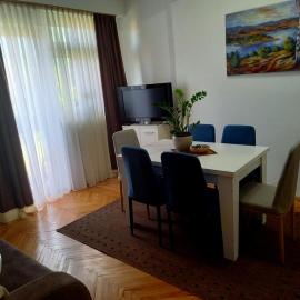 Apartman KEJ 64m2, hotel a Surdulica