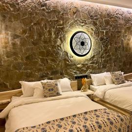 Nasser Palace Suites & Spa, hotel u gradu Adrouine