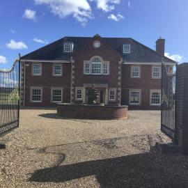 Meadow Farm, hotel in Royal Wootton Bassett