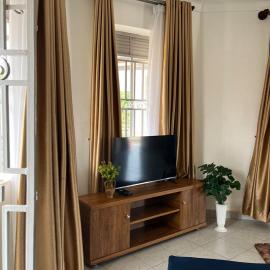 Ashok Apartments APT C, hotel in Buzzi