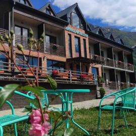 Hilltop Kazbegi, hotel v destinaci Stepancminda