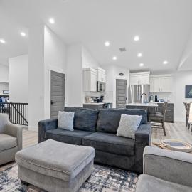Spacious 3BR Retreat Clean, Quiet, Sleeps 8