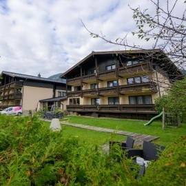 ROJ Rooms & Suites, hotel en Zell am See