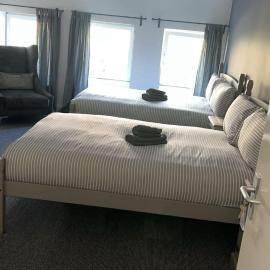 Whole property in Kirkcaldy Fife, hotel in Fife