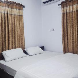 Dominion Apartment and Guest House, khách sạn ở Osese