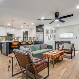 Luxury Oasis 4B 2B Jacuzzi Pet Friendly