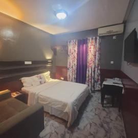 Sunrise Center Bonapriso 104