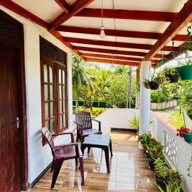 Nimsara Lodge, hotel in Hikkaduwa