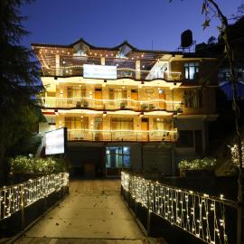 Elysian Heights, hotel in Manāli