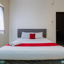 RedDoorz near T1 Juanda Airport, hotel di Dares