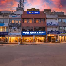 FabHotel Town Pride, hotel u gradu Sohāna