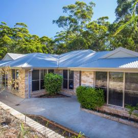 Leafy Retreat - spacious holiday home near harbour, hotell i Ulladulla