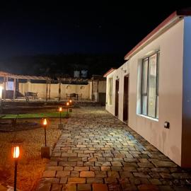 Sun Horizon Chalet, Hotel in Sa‘ab Banī Khamīs