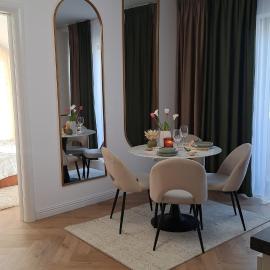 Noble Suite