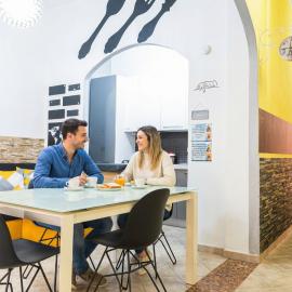 La Casa di Ryan - Intera Casa - Policlinico e Cittadella - Tra Cagliari, Mare & Aeroporto, Hotel in Monserrato
