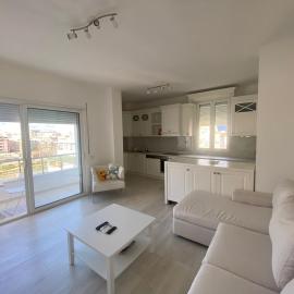 Cozy Apartment with Zoo and Lake View