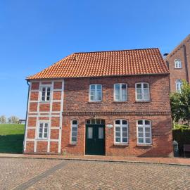 Kleines Schleusenwärterhaus am Ostedeich, Hotel in Neuhaus an der Oste