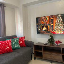 Mactan Airport Affordable Cozy Loft Condo by A&C, viešbutis mieste Pusok