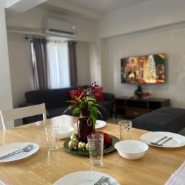 The Penthouse Suite, hotel a Pusok