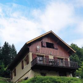 Chalet des ORCHIDÉES en Chartreuse, hotel a Saint-Pierre-dʼEntremont