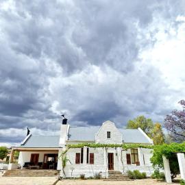 Karoo Farm Homestead Stay near Beaufort-Wes at Tamboershoek, hotel u gradu Fraserburg