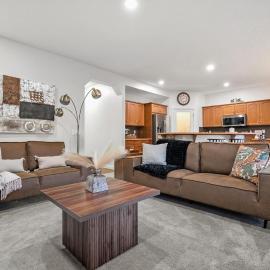 The Copperleaf Luxury Retreat with Hot tub