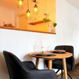 Charming Old Town Apartment - Central and Cozy