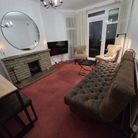 Edgware, Haru Residence 4bed House, hotel a Wealdstone