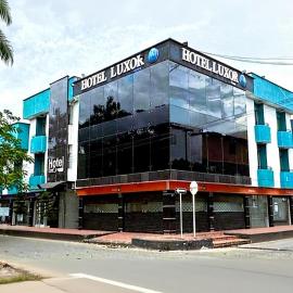 Hotel Luxor Plaza, hotel u gradu Puerto Gaitán